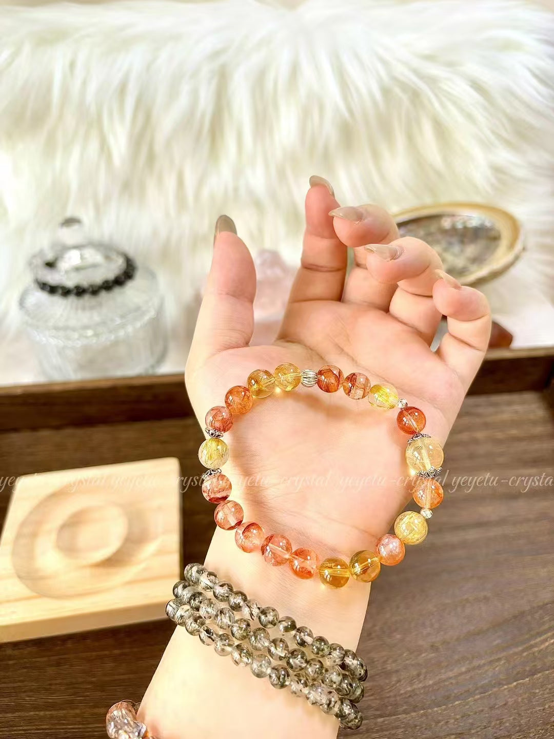 Topaz stone bracelet to consecrate career and bring wealth